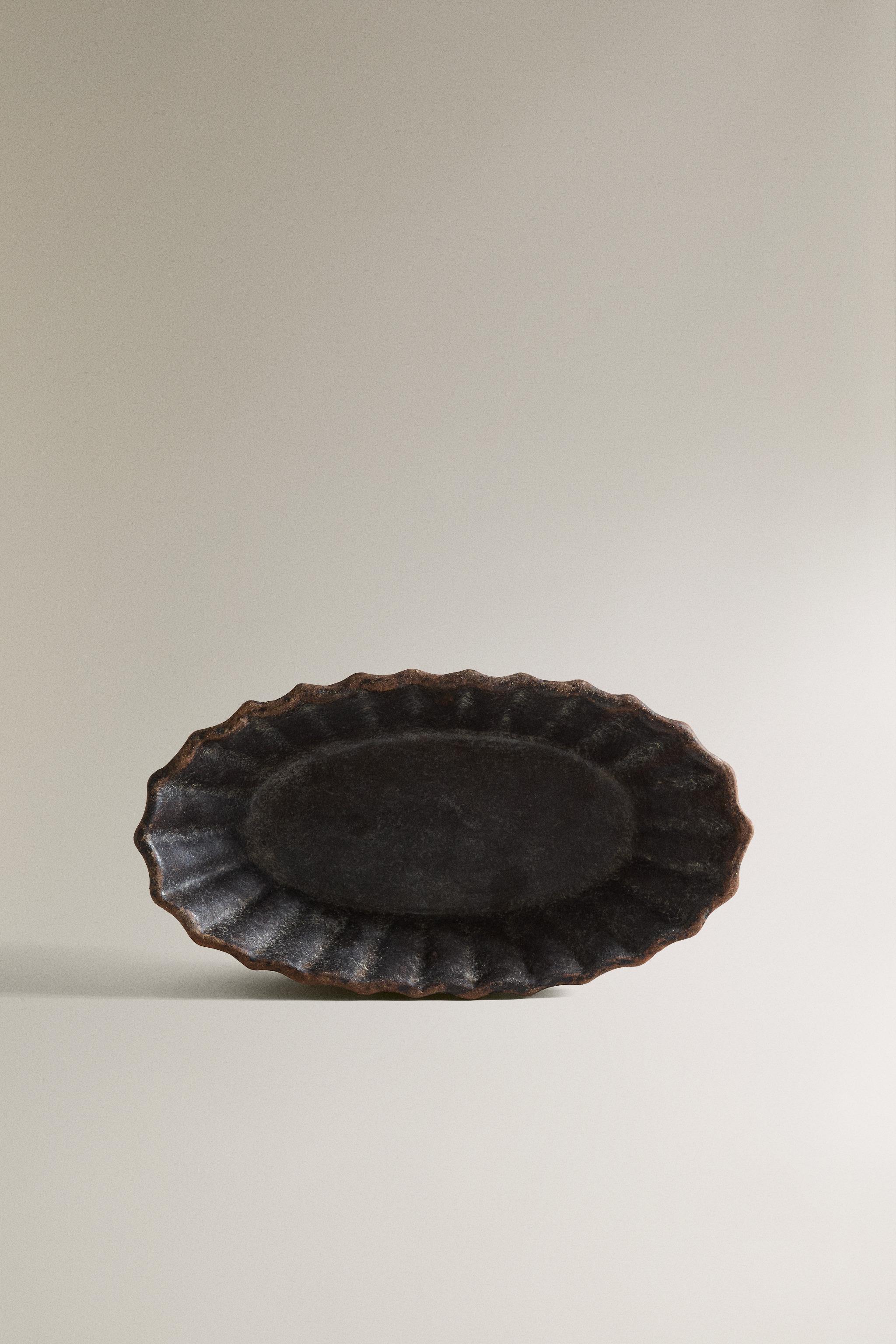 TERRACOTTA BATHROOM TRAY WITH RAISED DESIGN